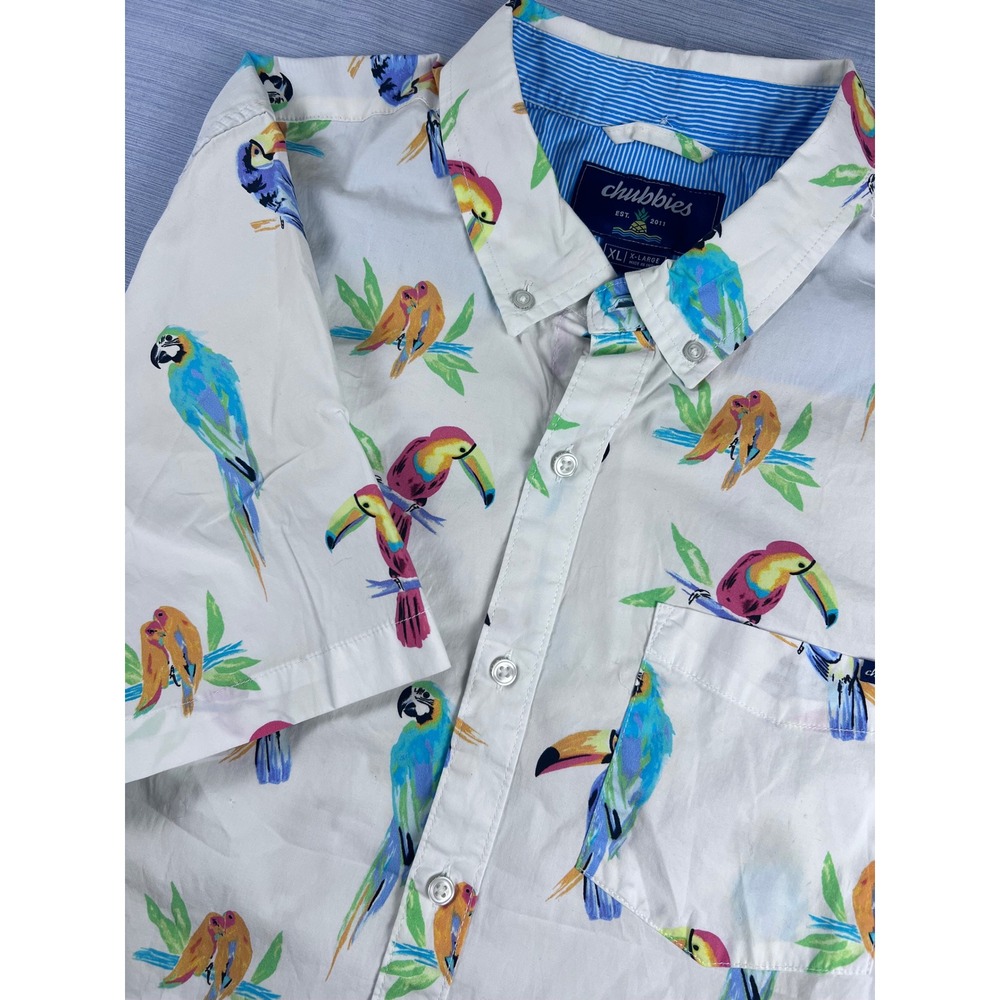 Chubbies Mens XL Short Sleeve ButtonDown Tropical Bird Toucan Parrot White Shirt